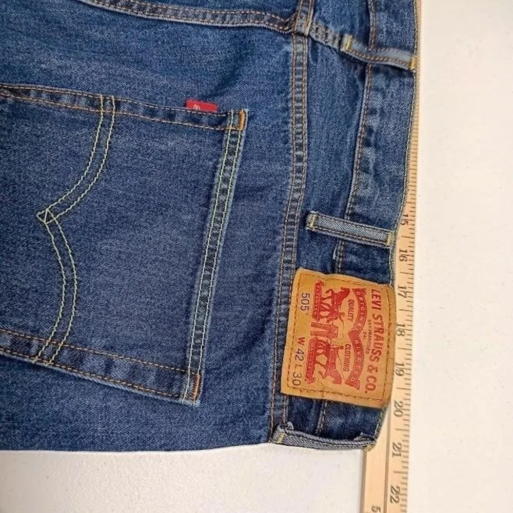 Levis 505 Jeans Mens 42x30 Blue Denim Straight Leg Classic Fit Medium Wash Pants